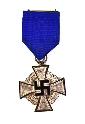 Lot 428 - A German 25 year faithful service medal.