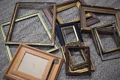 Lot 91 - A group of picture frames, various sizes and...