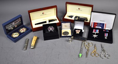 Lot 572 - A group of collectables to include two...