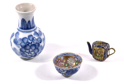 Lot 202 - A group of Chinese items to include a small...