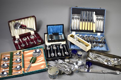 Lot 176 - A group of silver plated items to include...