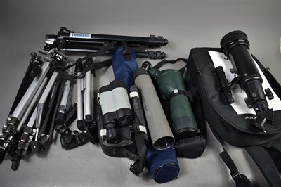 Lot 398 - A group of field / spotting scopes to include...