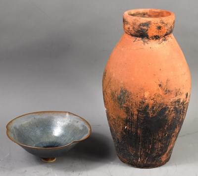 Lot 314 - A studio pottery bowl with a textured mottled...