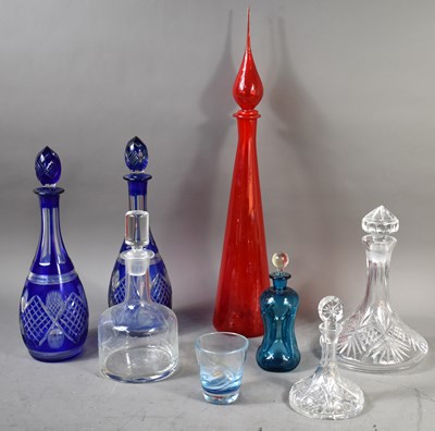 Lot 298 - A group of art and crystal glassware to...