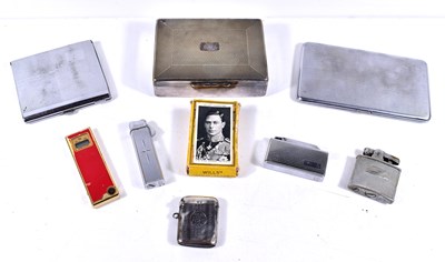 Lot 557 - A silver vesta case together with a vintage...