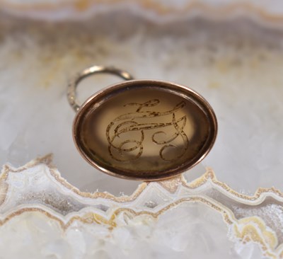 Lot 39 - A gold seal fob pendant with engraved intaglio,...