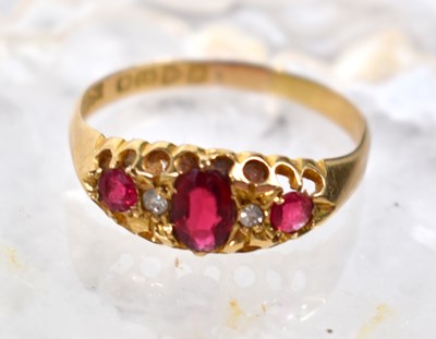 Lot 93 - An antique 18ct gold, ruby and diamond ring,...