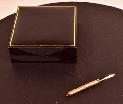 Lot 95 - A 9ct gold propelling toothpick with machine...